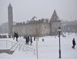 Turizmci sevindi, yoksullar üzüldü